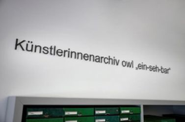 Ein-seh-bar: Sichtbares Künstlerinnenarchiv bi-owl